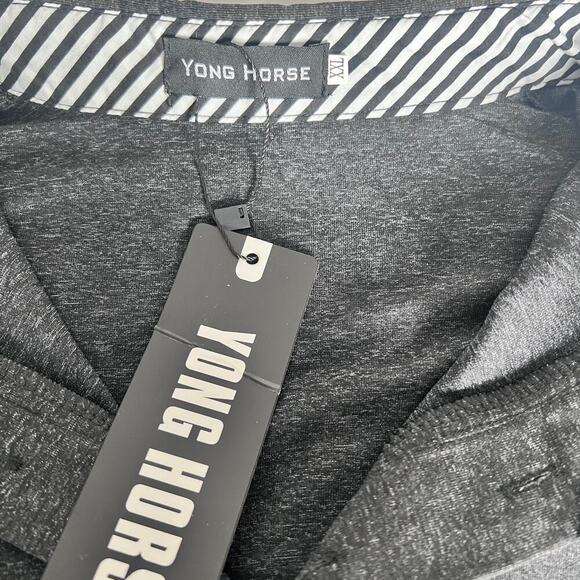 ✨Yong Horse Men’s Polo Shirt XXL Black Gray Striped Collar Short Sleeve NWT - Picture 2 of 5